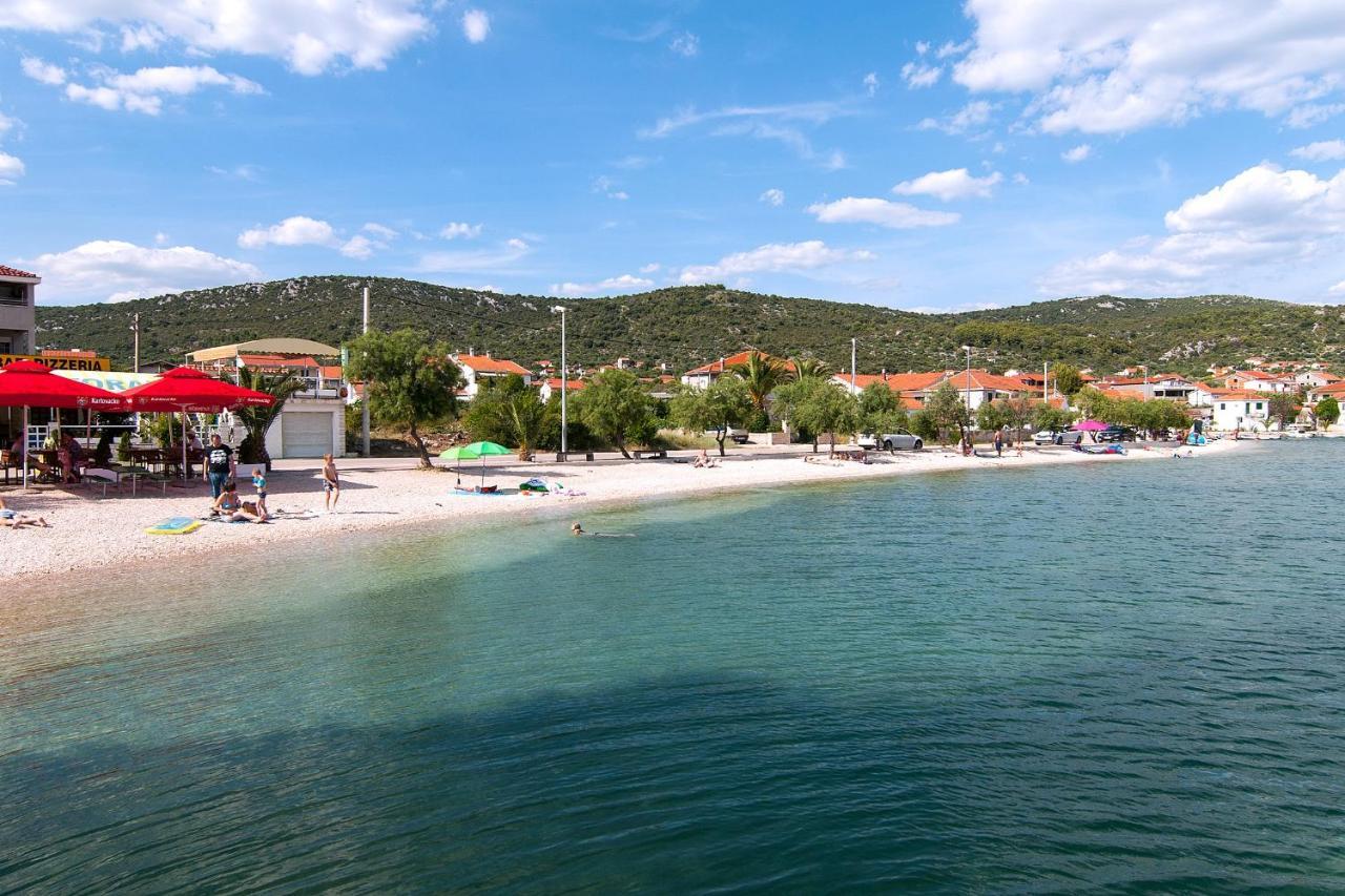 Apartments By The Sea Vinisce, Trogir - 5229 Esterno foto