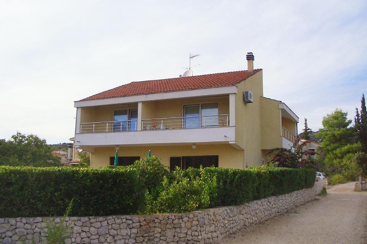 Apartments By The Sea Vinisce, Trogir - 5229 Esterno foto
