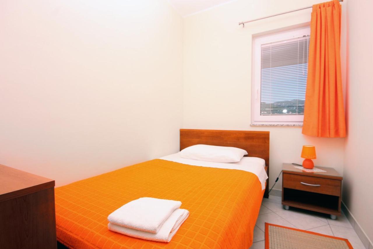 Apartments By The Sea Vinisce, Trogir - 5229 Esterno foto