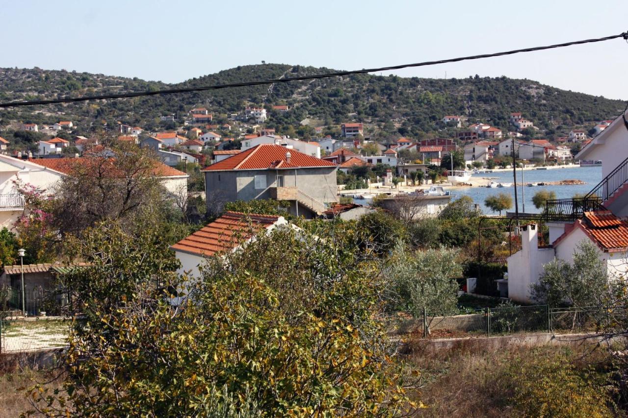 Apartments By The Sea Vinisce, Trogir - 5229 Esterno foto