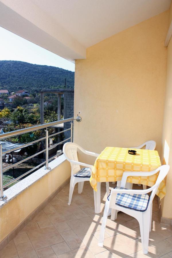 Apartments By The Sea Vinisce, Trogir - 5229 Esterno foto