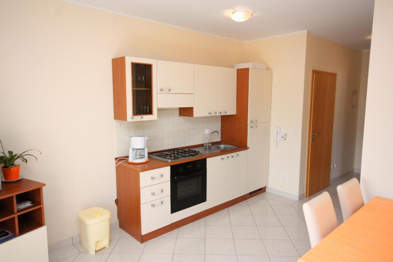 Apartments By The Sea Vinisce, Trogir - 5229 Esterno foto